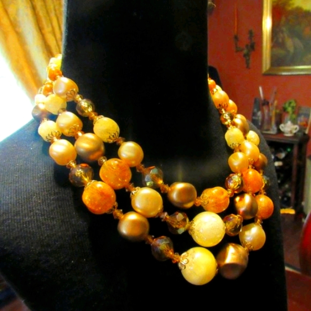 🍂 Lovely Vintage Gold-Cream-Bronze Beaded Necklace - Picture 3 of 16